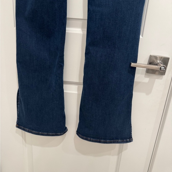 FRAME LE MINI BOOT
Women's Le Mini Boot Outseam Slit Jeans size 28 $268 - Picture 9 of 16